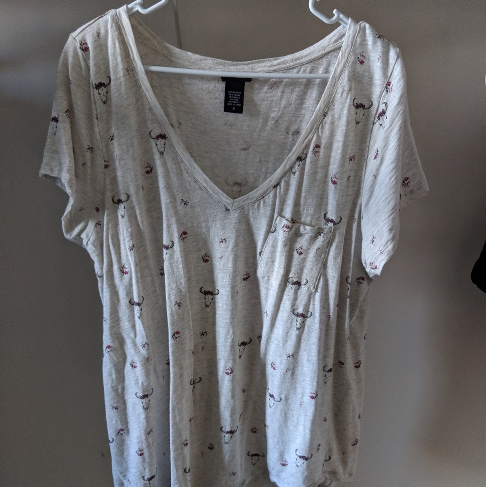 Torrid oatmeal cattle floral antler tee